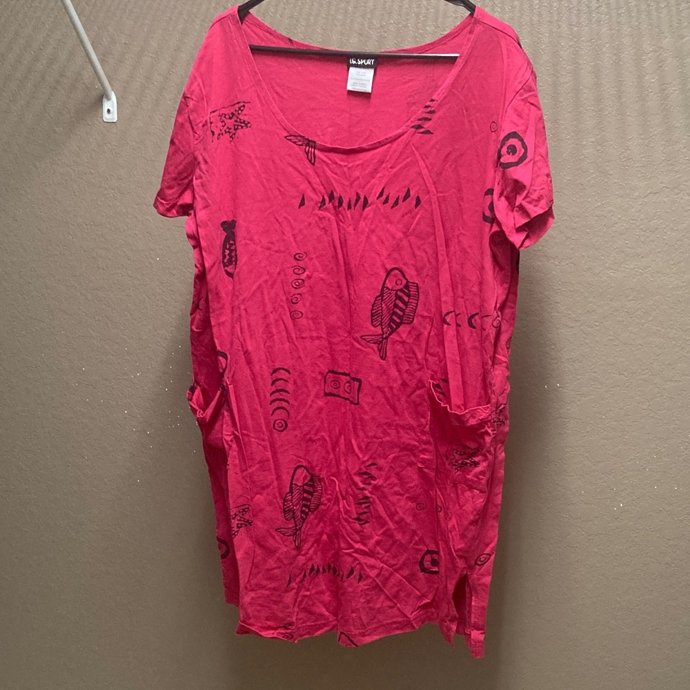 Stylish Red Fish Pattern Tee
